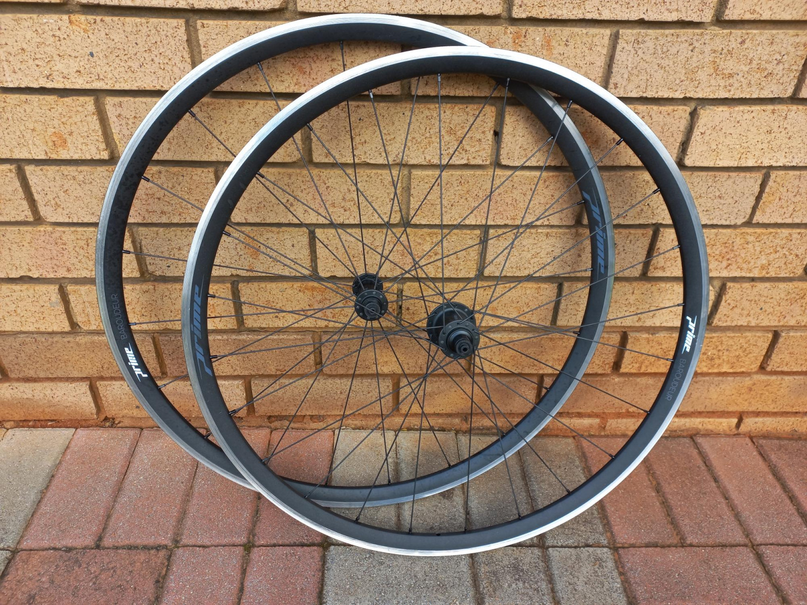 prime baroudeur road wheelset