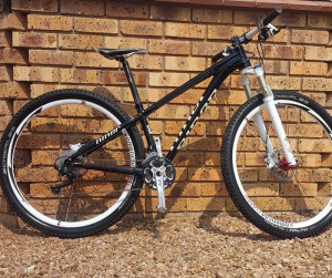 Niner EMD 9 XS Hardtail Mountain Bikes Bike Hub