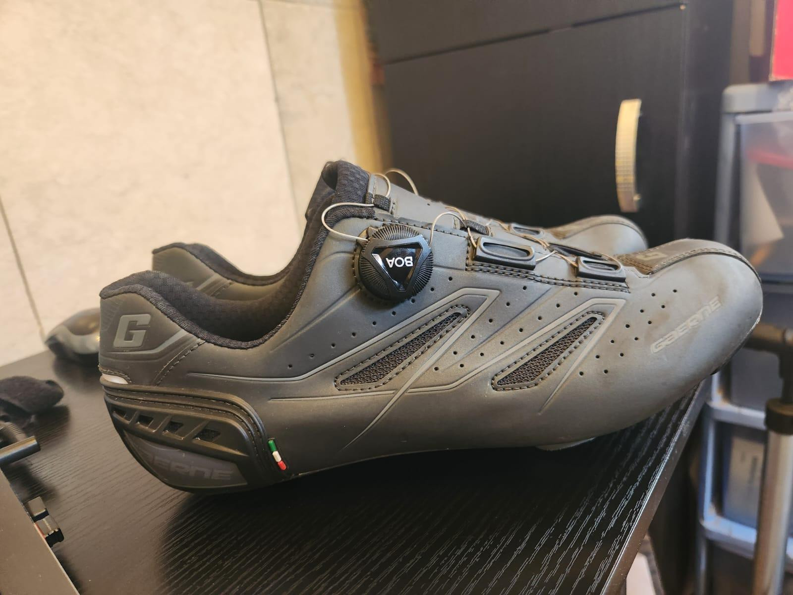 Gaerne g.tornado cycling shoes carbon sole Shoes Bike Hub