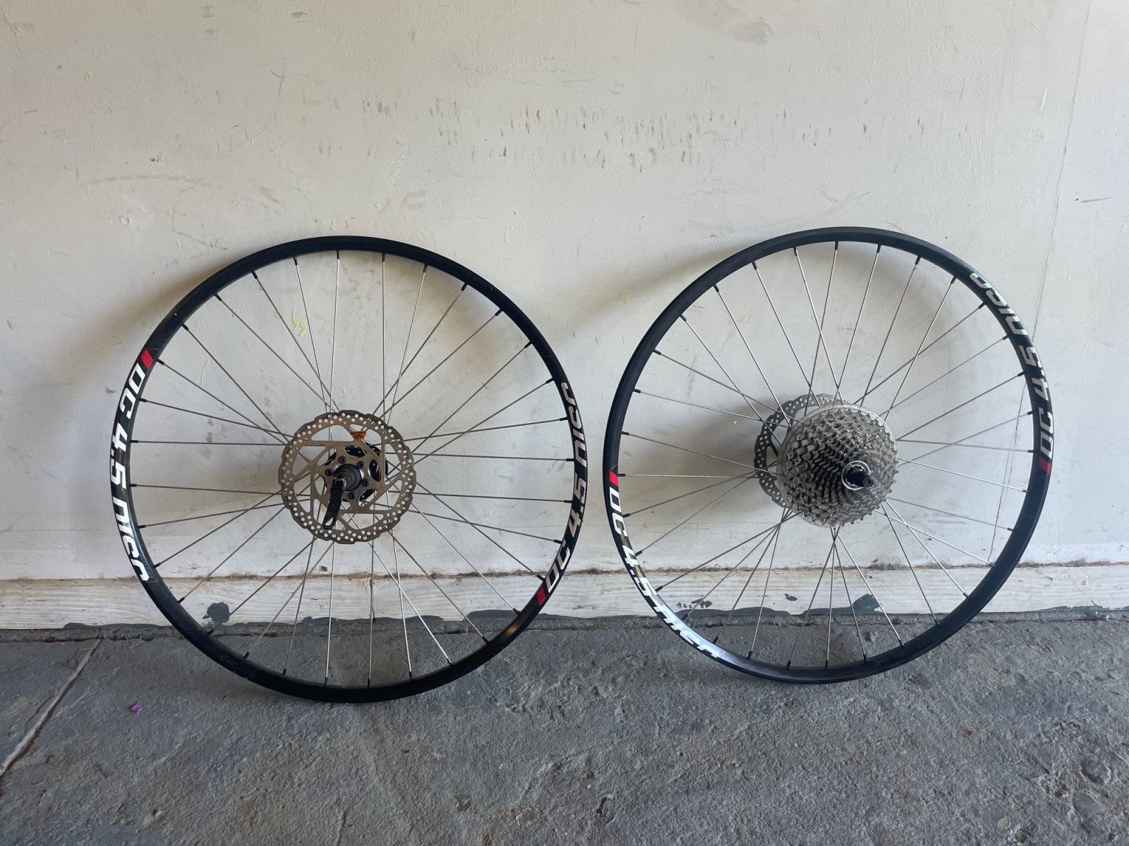 Roue Vélo 26" Miche XM45 Axy Disc - Compatible Shimano 9/10/11 Vitesses | Pour VTT