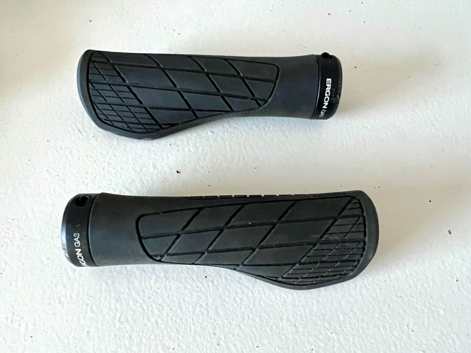 Ergon GA3 Large Handlebar Grips Grips Bar Tape Bike Hub