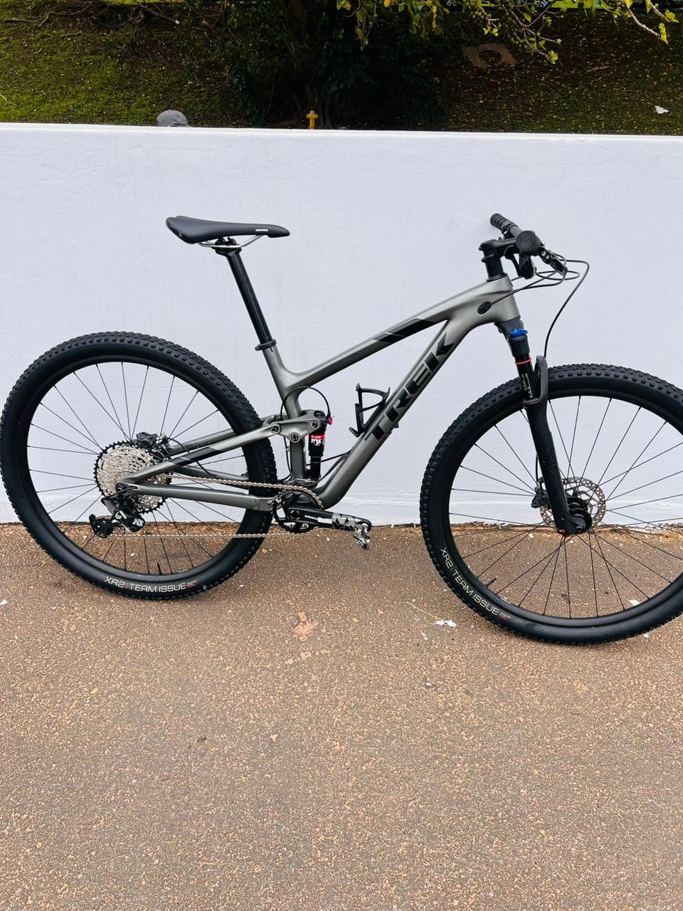 Trek Top Fuel 9.8 carbon with brand new drivetrain Dual Suspension