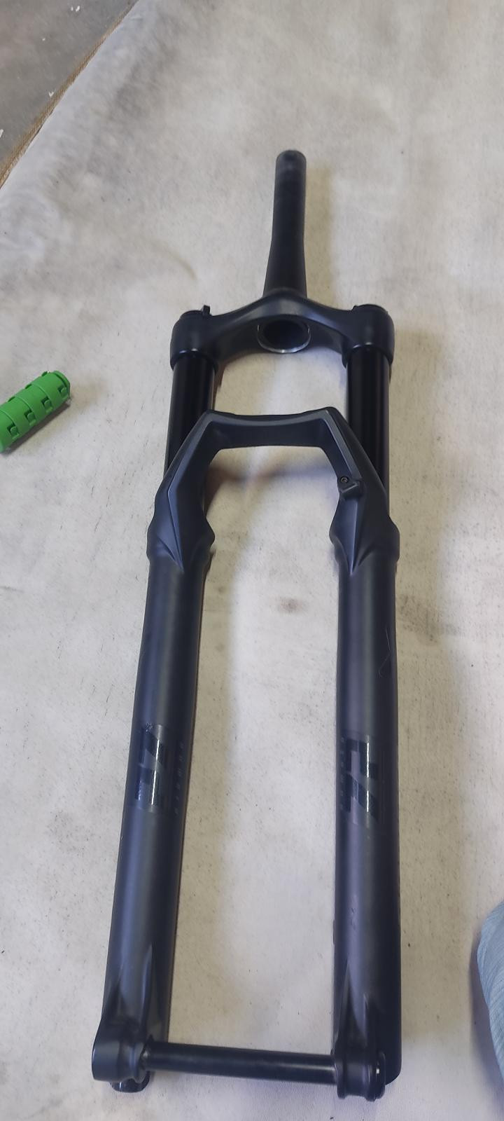 Marzocchi Bomber z2 Mountain Bike Forks Bike Hub