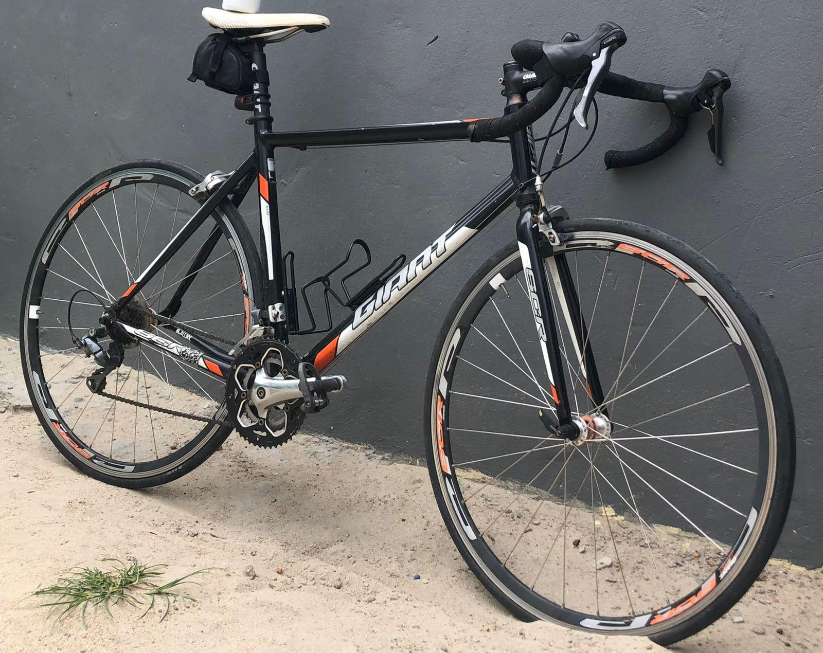 Giant Road bike | Road Bikes | Bike Hub