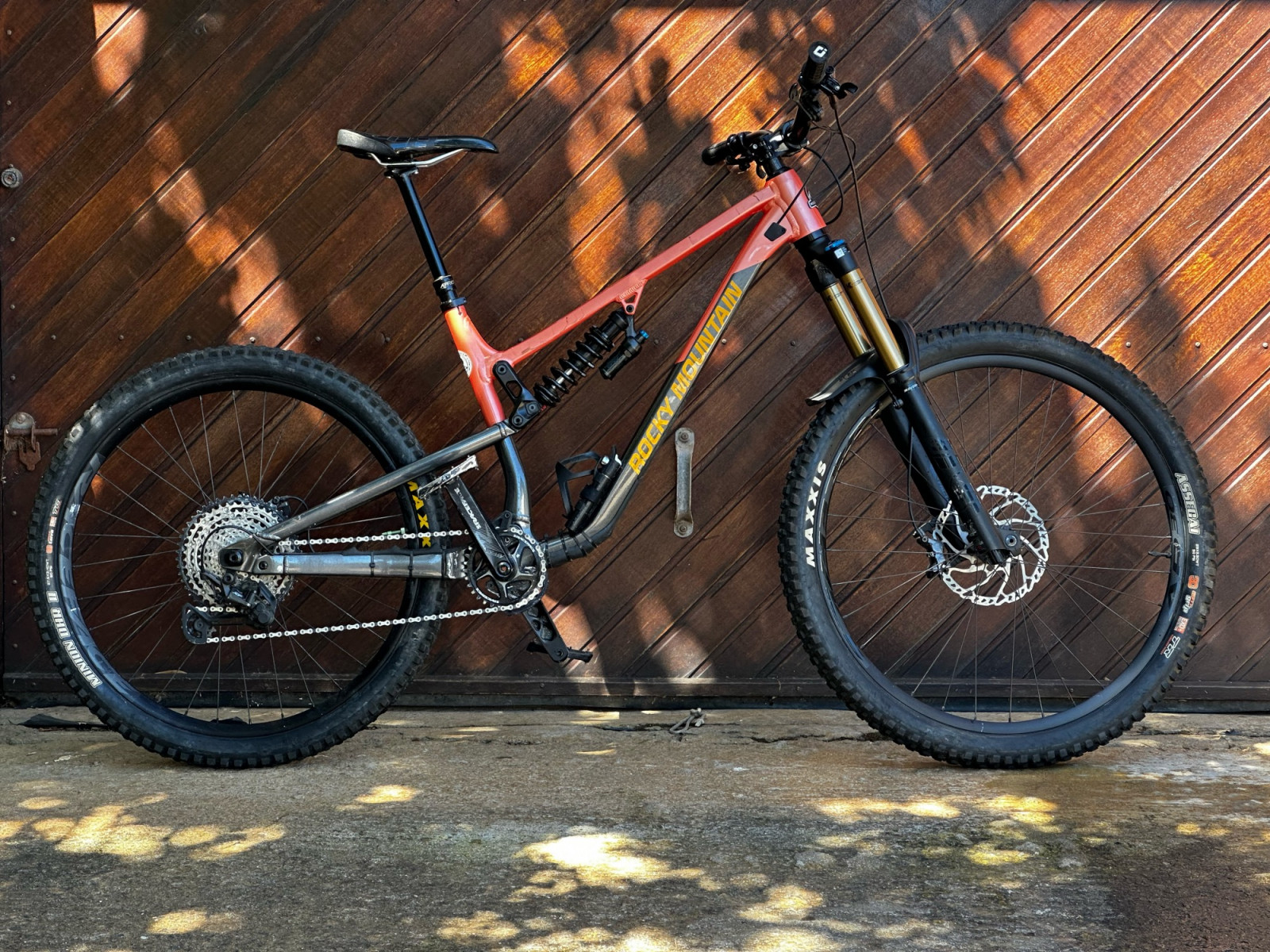 ROCKY MOUNTAIN ALTITUDE A70 Dual Suspension Mountain Bikes