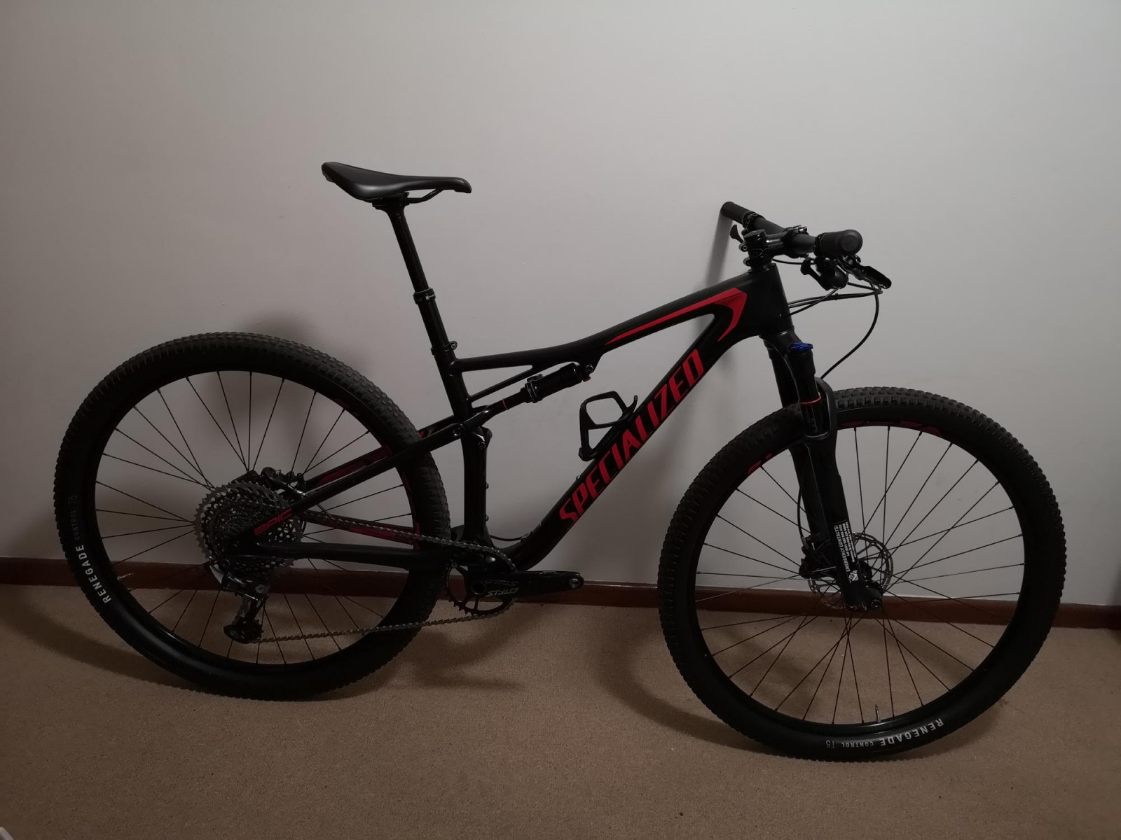Specialized Epic Comp carbon Dual Suspension Mountain Bikes Bike Hub