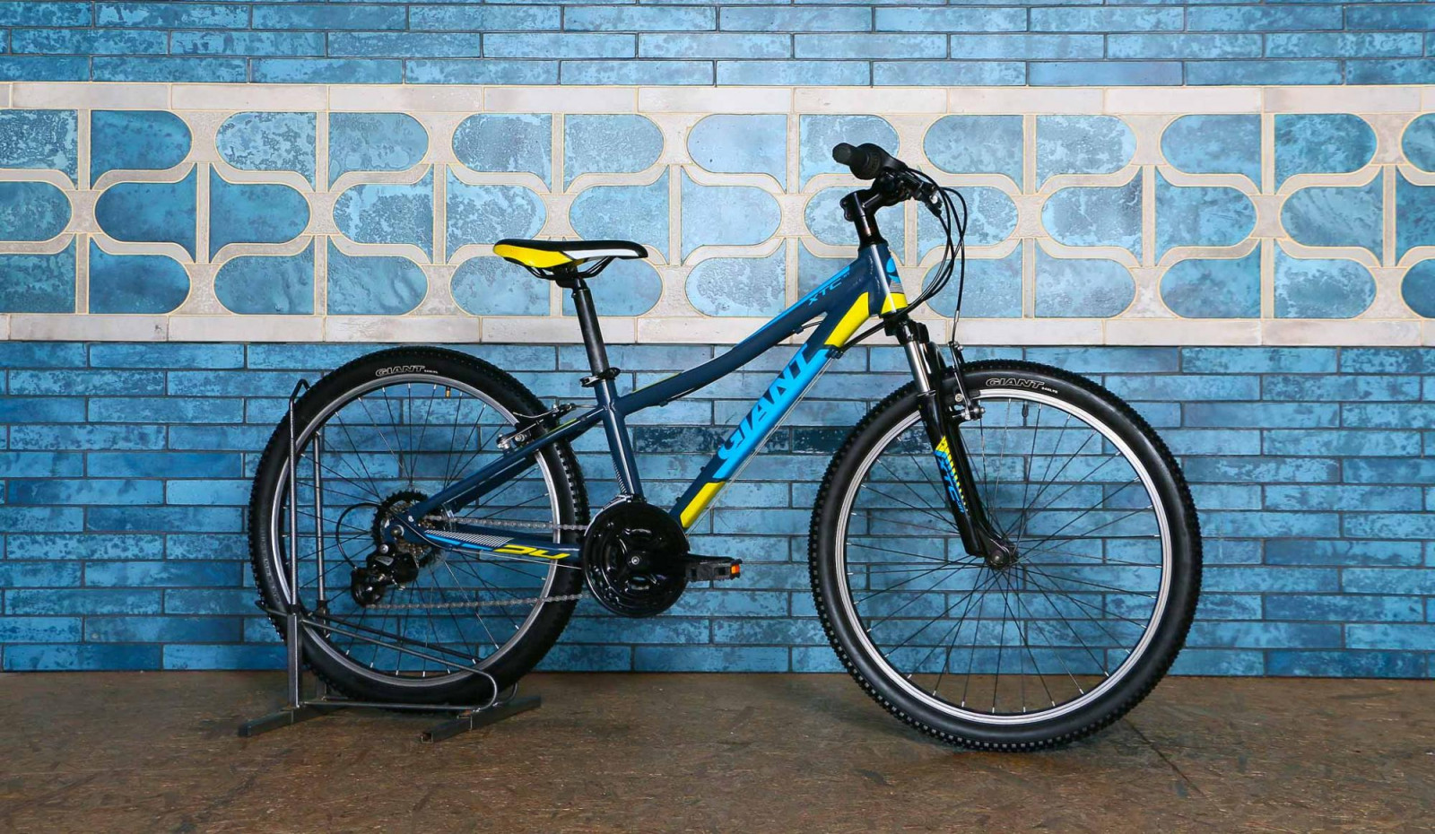 giant xtc 24 inch mountain bike