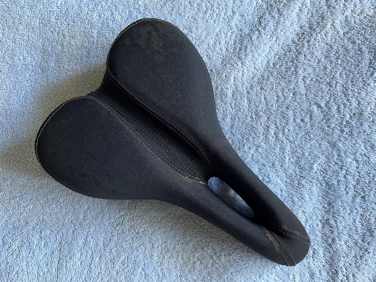 Velo Gel SoftCover Saddle Saddles Bike Hub