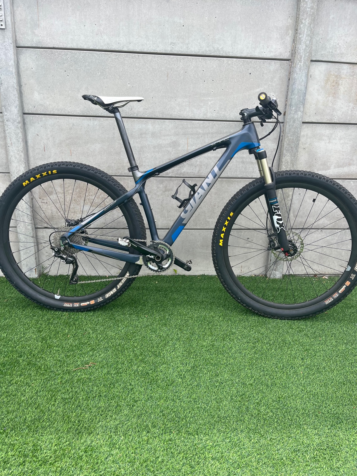 Giant XTC Carbon Hardtail Hardtail Mountain Bikes Bike Hub