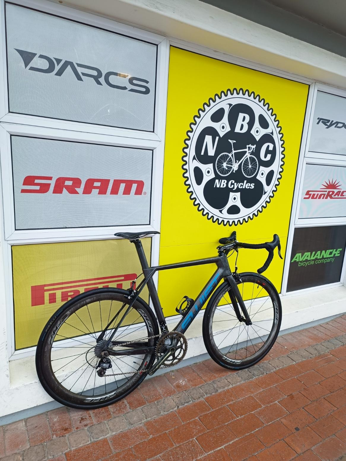 700c Swift Carbon lightweight, high performance Road Bikes Bike Hub