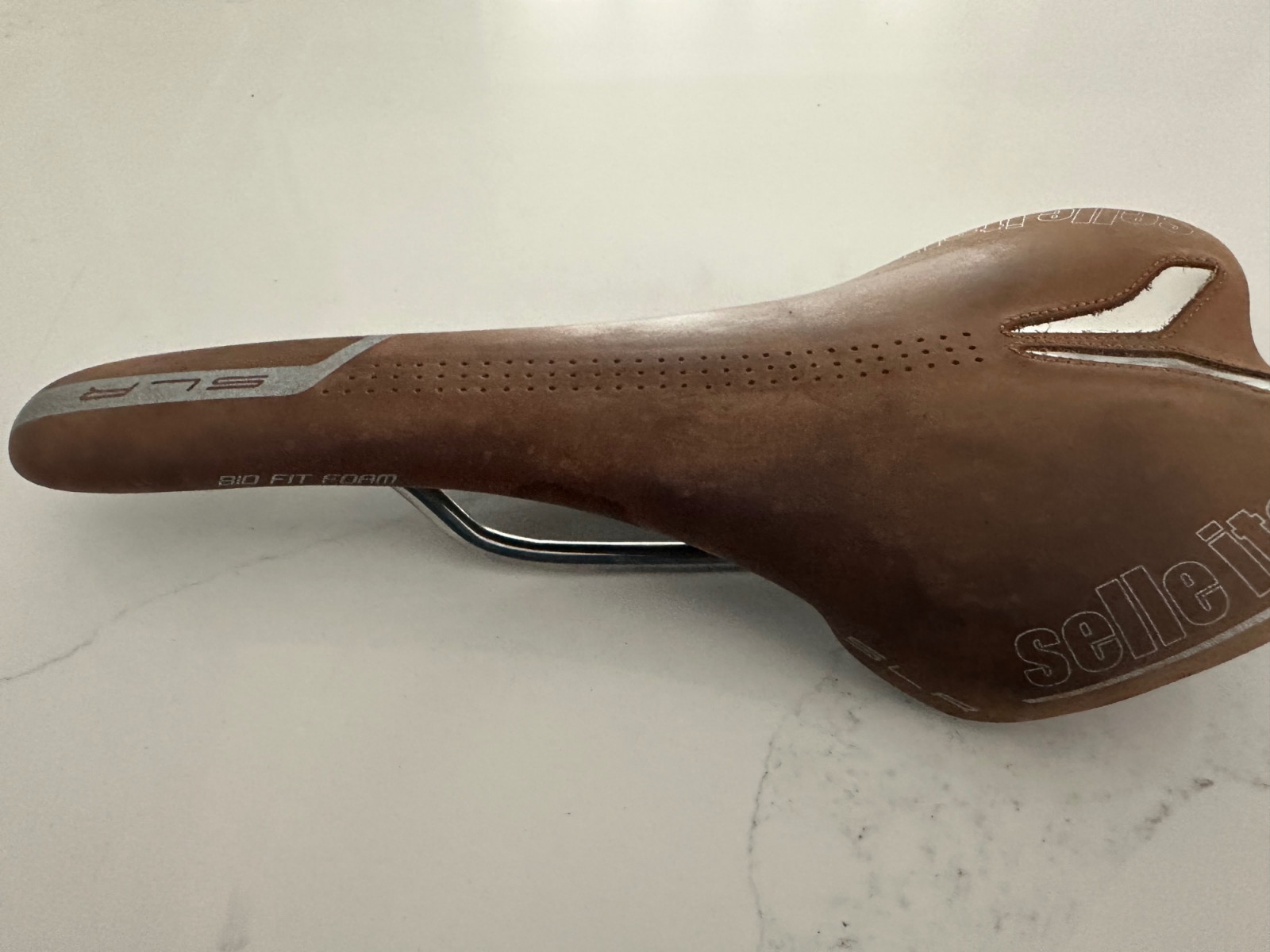 selle italia slr nubuk saddle
