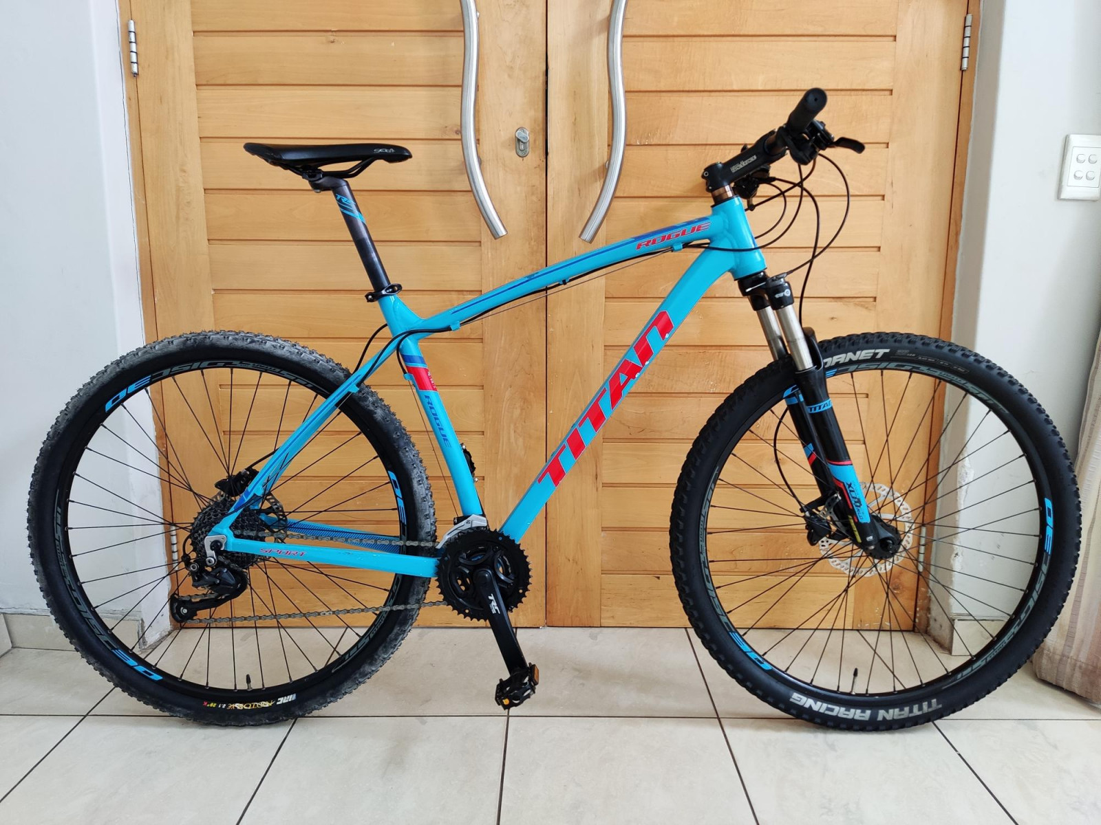 TITAN sport 29er Large frame Hardtail Mountain Bikes Bike Hub