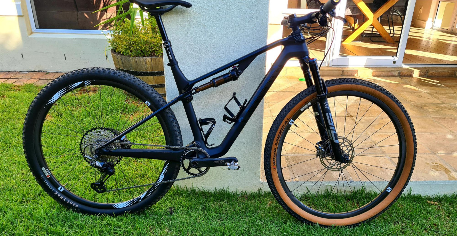 Canyon Lux CF カーボンMTB フルサス FOX Kashima Canyon Lux CF SLX 9 | Dual Suspension Mountain Bikes | Bike Hub