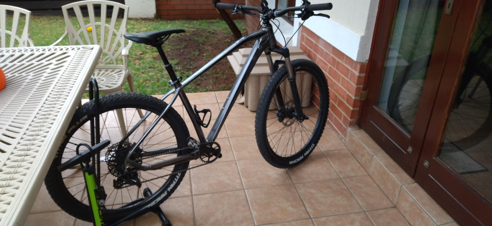 titan 650b mountain bike