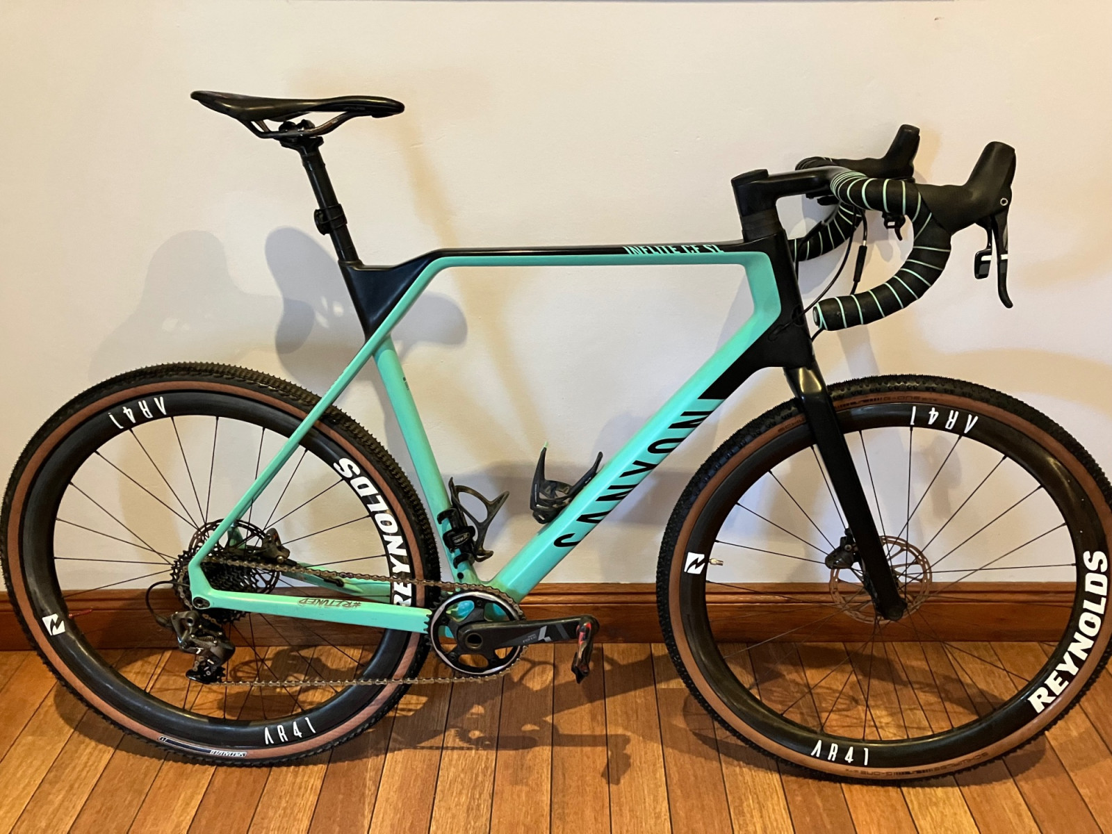 Canyon Inflite CF SL Gravel Bikes Bike Hub - Main Image