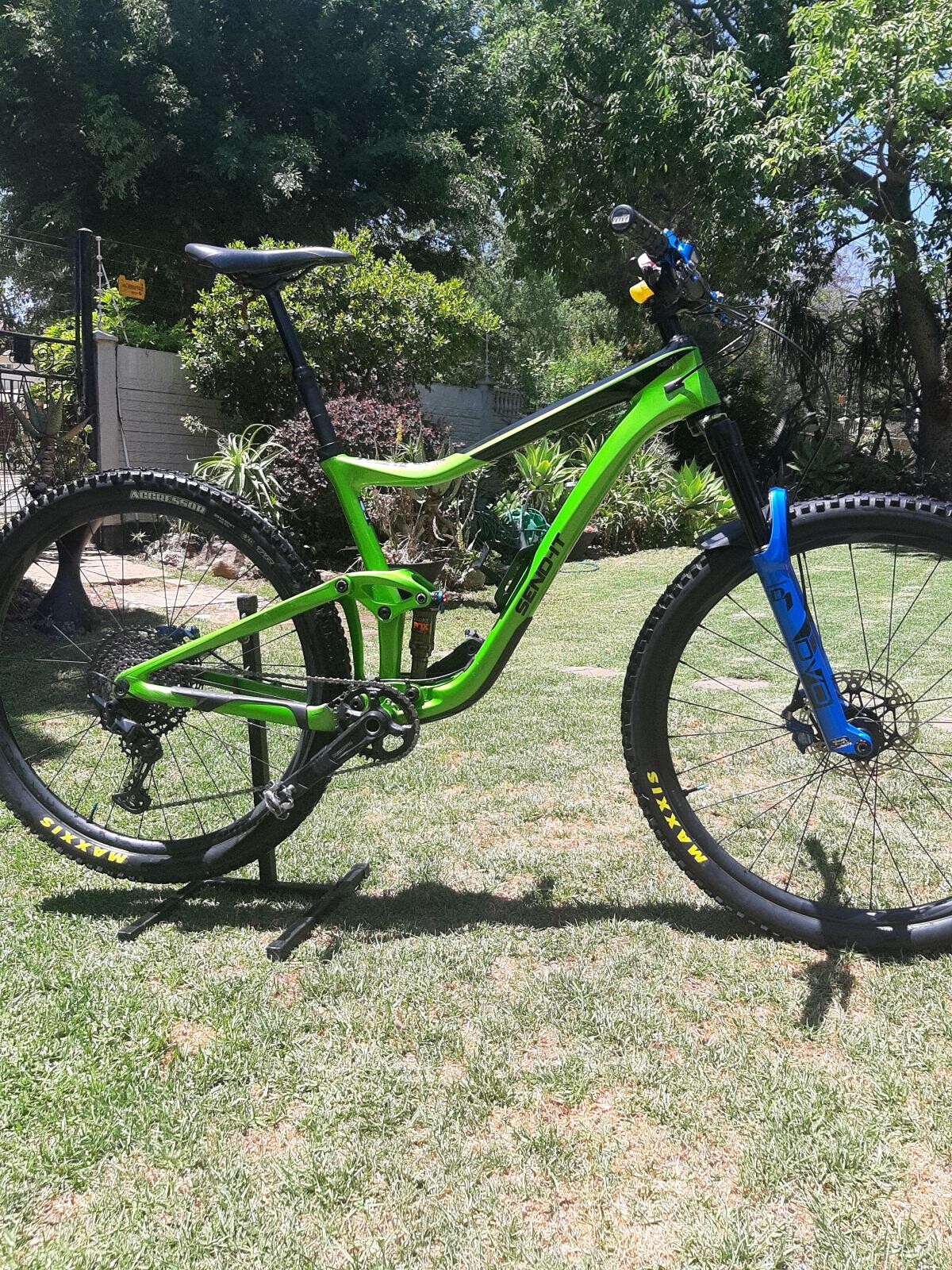 Urgent ! Dual Suspension Mountain Bikes Bike Hub