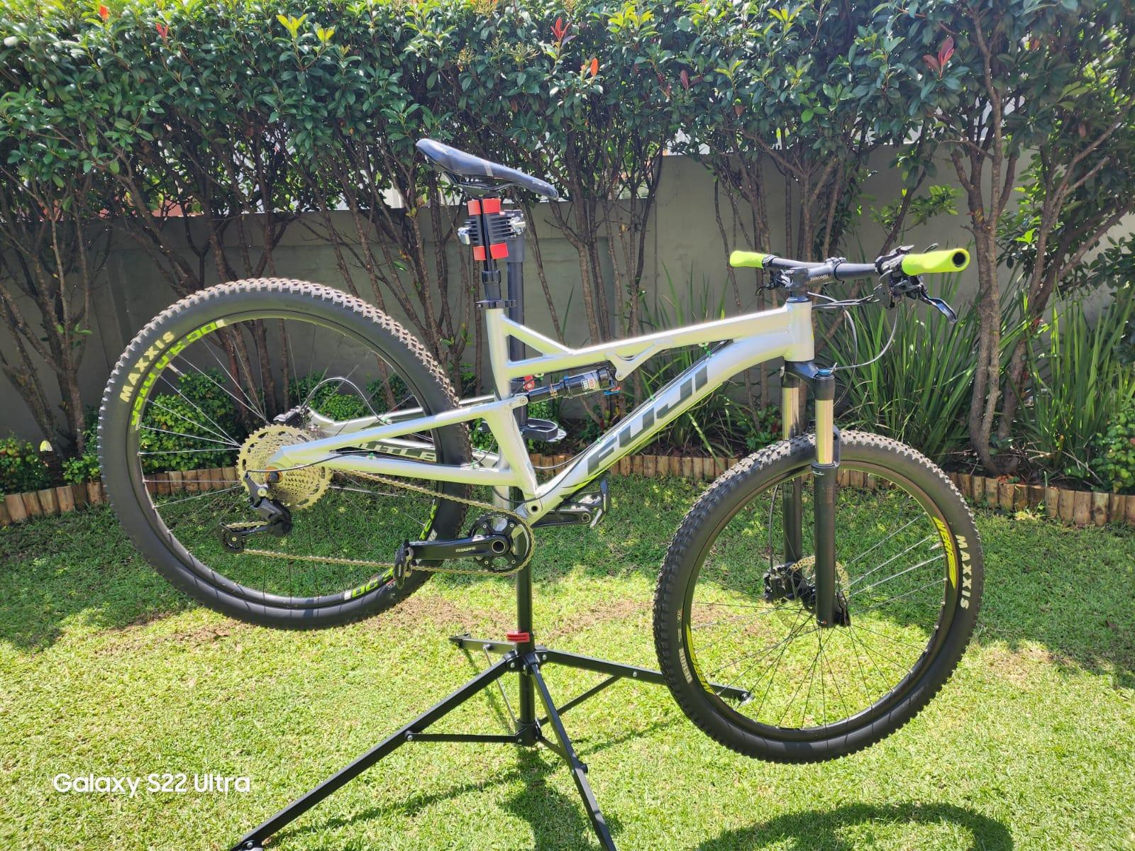 fuji dual sport bike