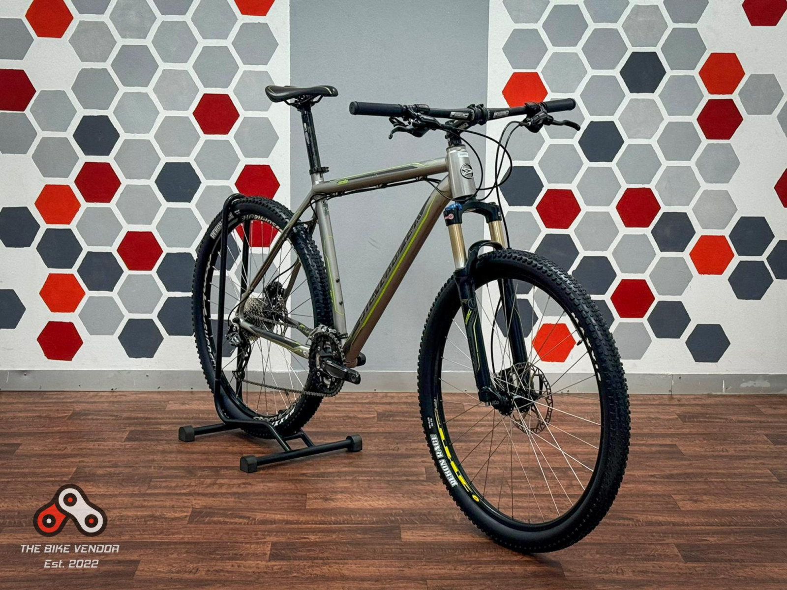 Silverback Sola Air Fork Hydraulic Discs Hardtail Mountain