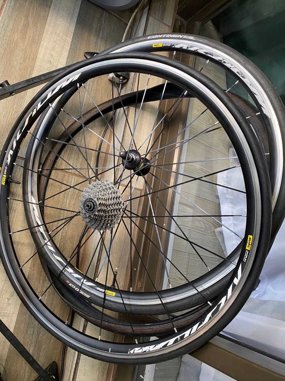 Mavic Aksium Elite UST Wheelset | Road Bike Wheels | Bike Hub