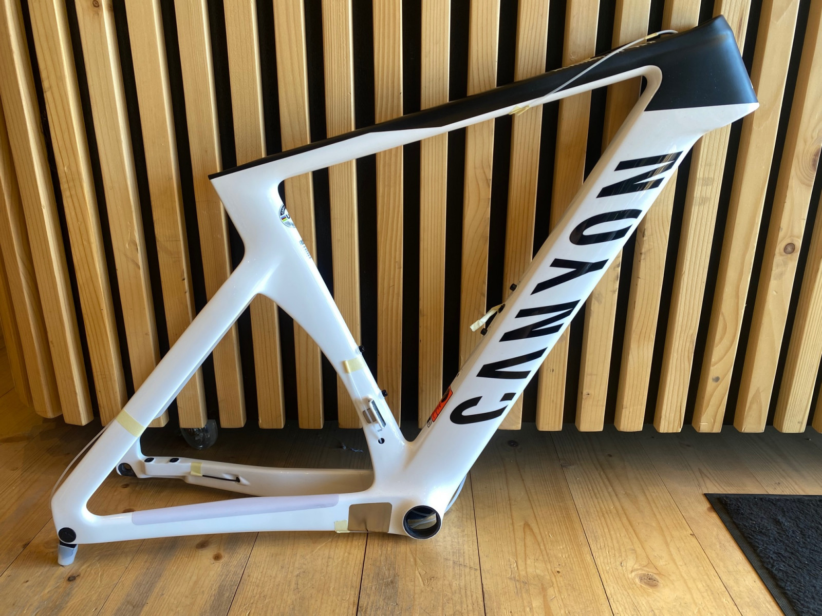 New Canyon aero road CF SLX. 2 x frames size xs Road Bike Frames Bike Hub