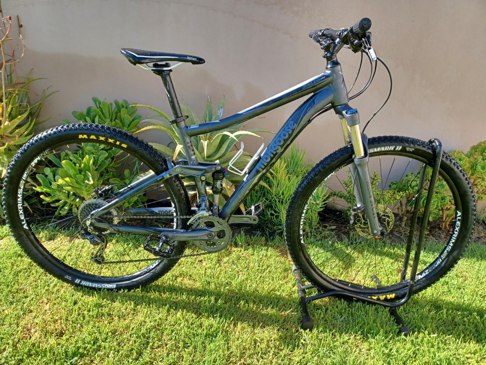 Mongoose Dual Comp 29er Dual Suspension Mountain Bikes Bike Hub