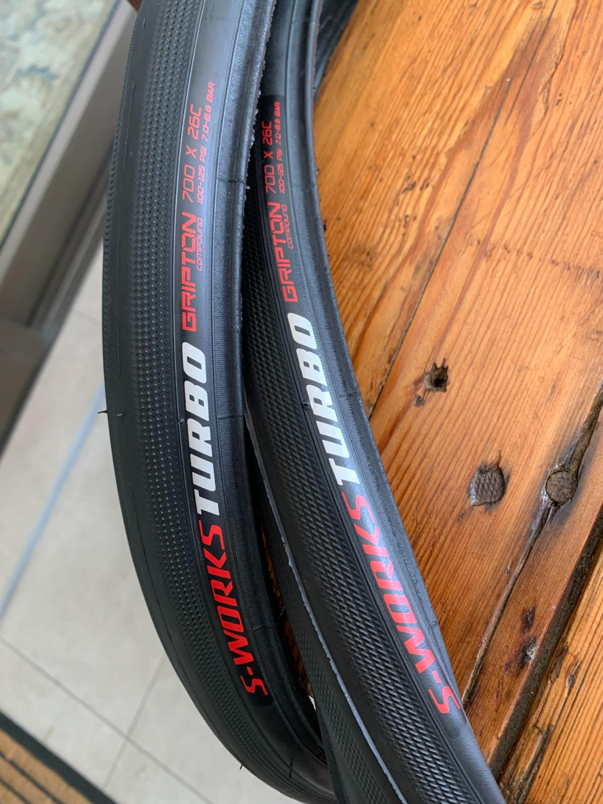 S-Works Turbo 700 x 26C tyres | Road Bike Tyres | Bike Hub