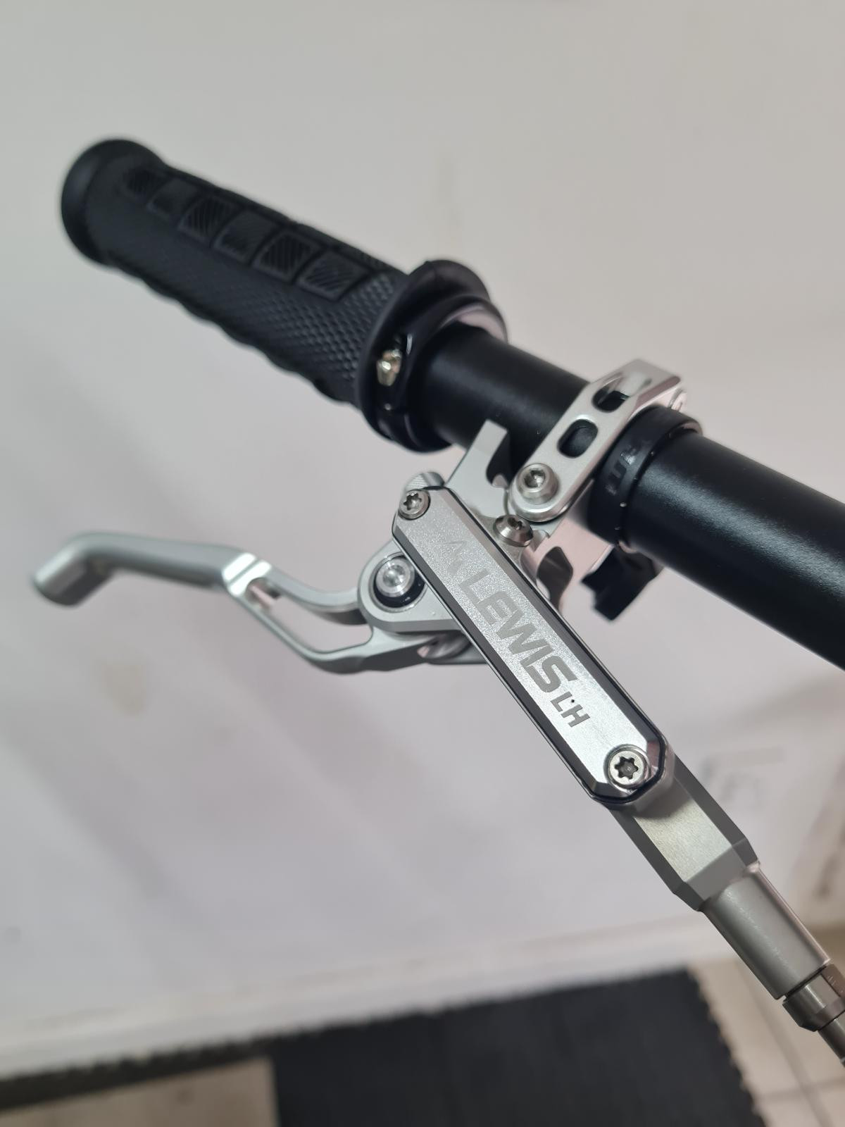 Lewis Brakes LH4 Enduro Mountain Bike Brakes Bike Hub