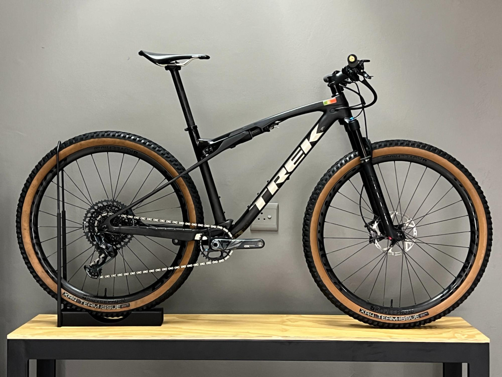 2021 Trek Supercaliber 9.8 | Dual Suspension Mountain Bikes | Bike Hub