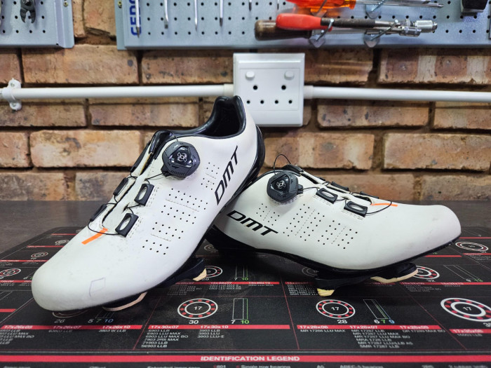DMT D3 size 38 Carbon Shoes Bike Hub