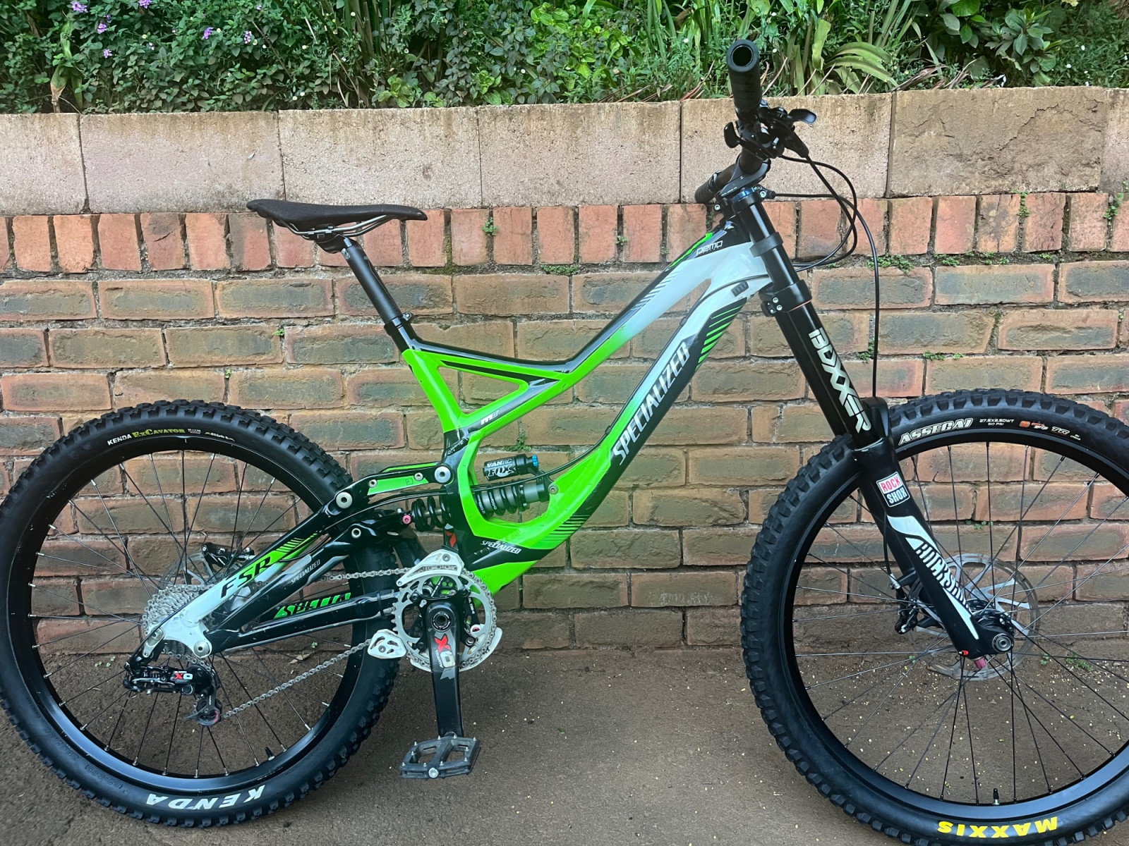 Large specialized demo eight one | Downhill Bikes | Bike Hub