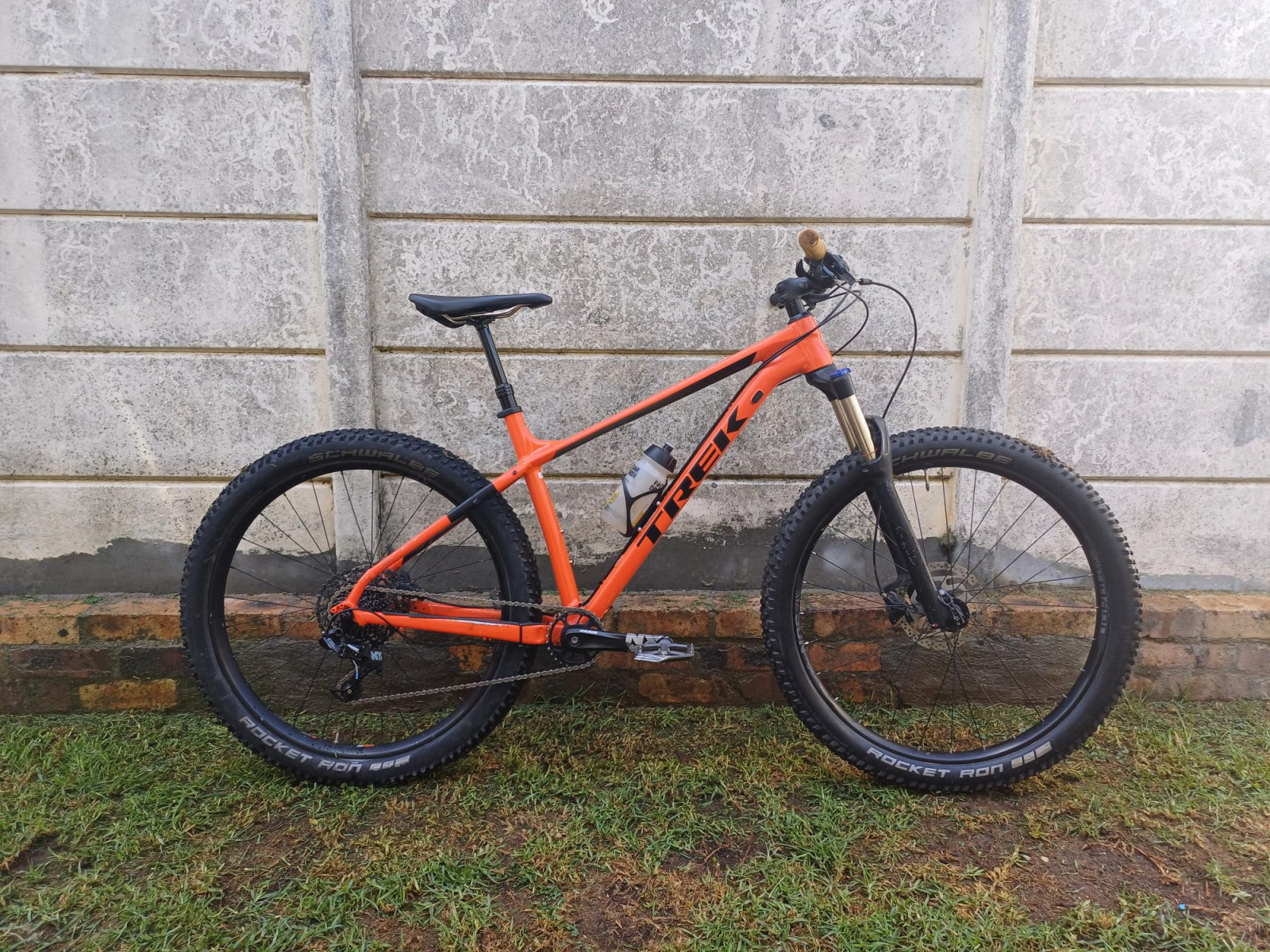 TREK Roscoe Hardtail Mountain Bikes Bike Hub