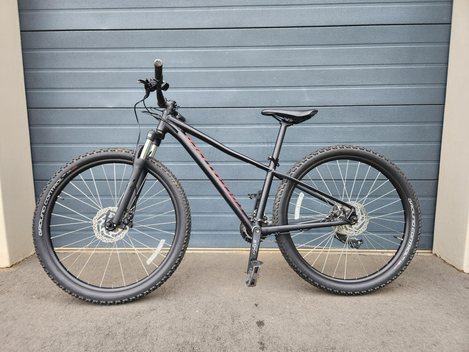 specialized 2018 pitch base 650b hardtail mountain bike