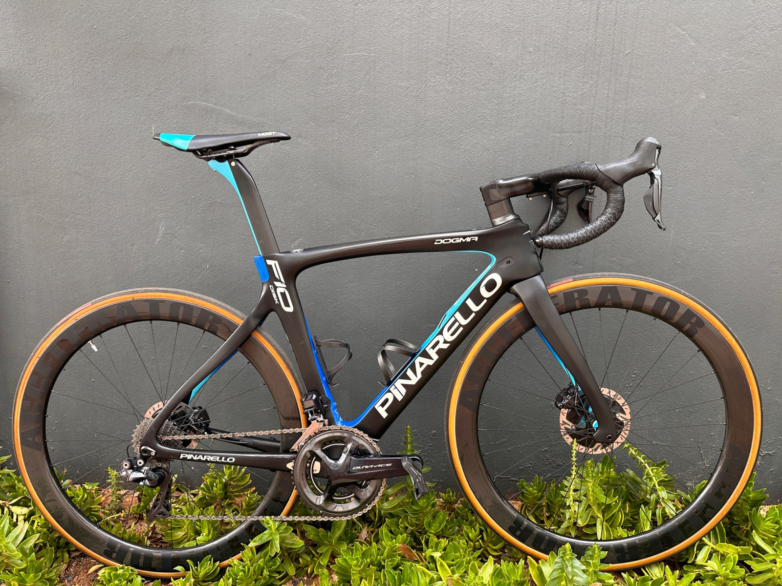2020 Pinarello Dogma F10 Disk DuraAceDI2 | Road Bikes | Bike Hub