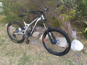Commencal supreme DH Downhill Bikes Bike Hub