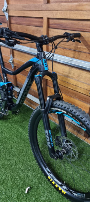 Giant Trance GE (Priced to go!) Dual Suspension Mountain Bikes