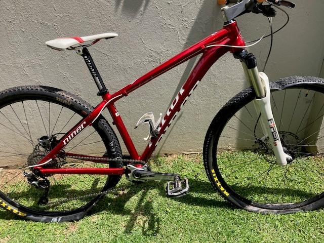 Niner EMD Hardtail Mountain Bikes Bike Hub