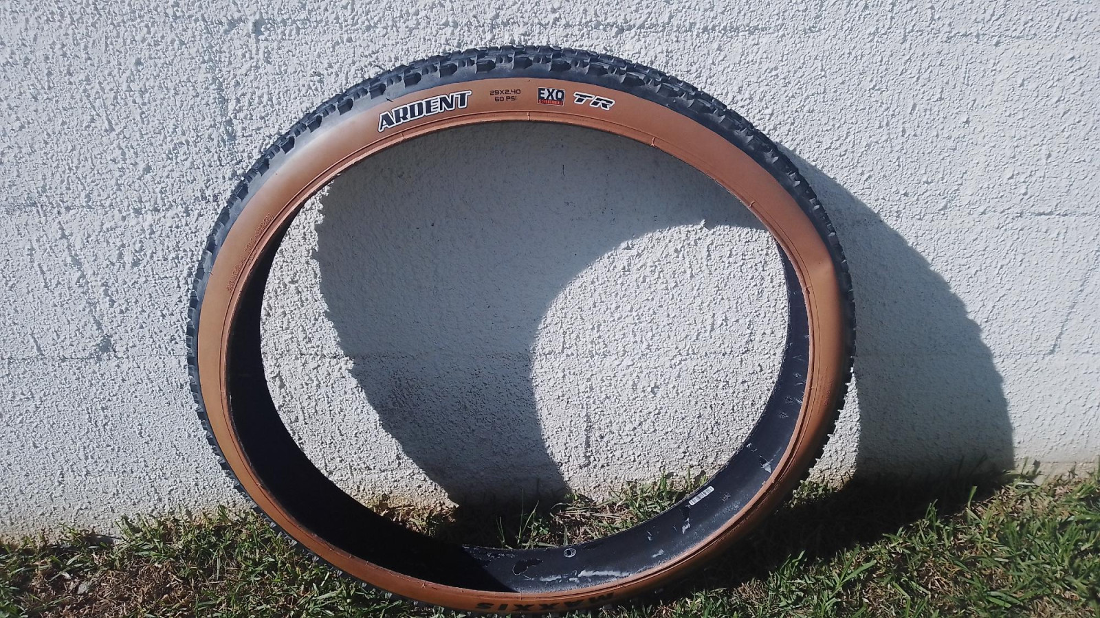 Maxxis Recon Race (2.35) and Ardent (2.4) | Mountain Bike Tyres | Bike Hub