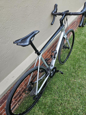 Scott Addict 20 (2020) Disc Road Bikes Bike Hub