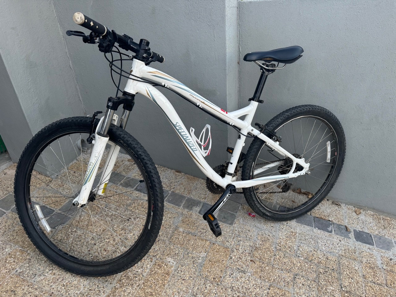 Specialized Myka 26 Hardtail Mountain Bikes Bike Hub