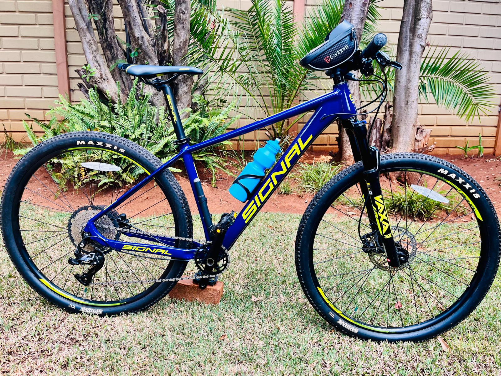 Signal S930 29 Bicycle Medium Frame Hardtail Mountain Bikes Bike Hub