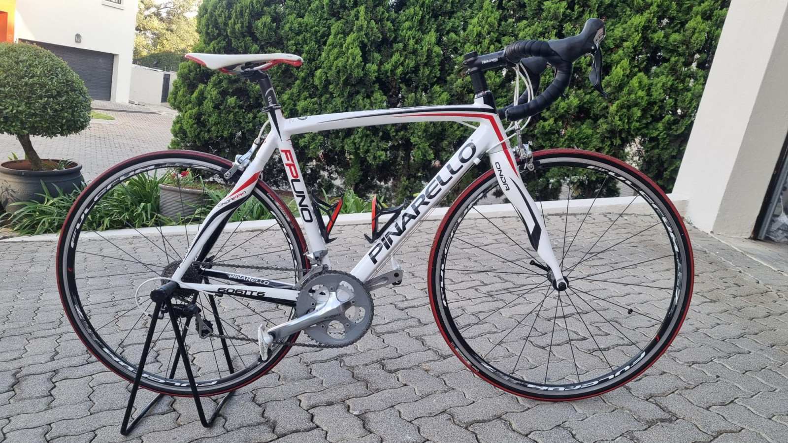 Pinarello FP Uno | Road Bikes | Bike Hub