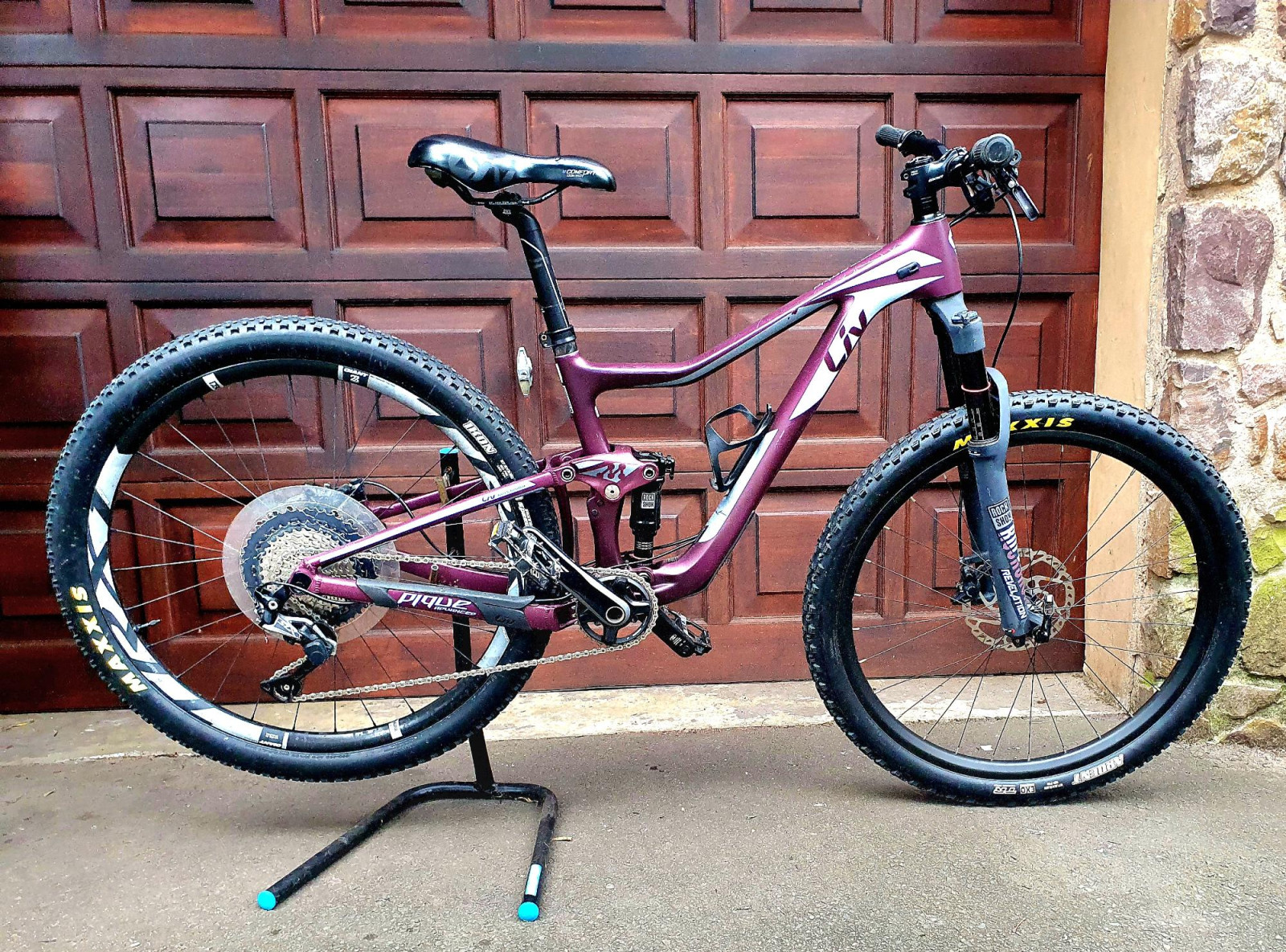 Ladies Giant LIV-Pique MTB | Dual Suspension Mountain Bikes | Bike Hub