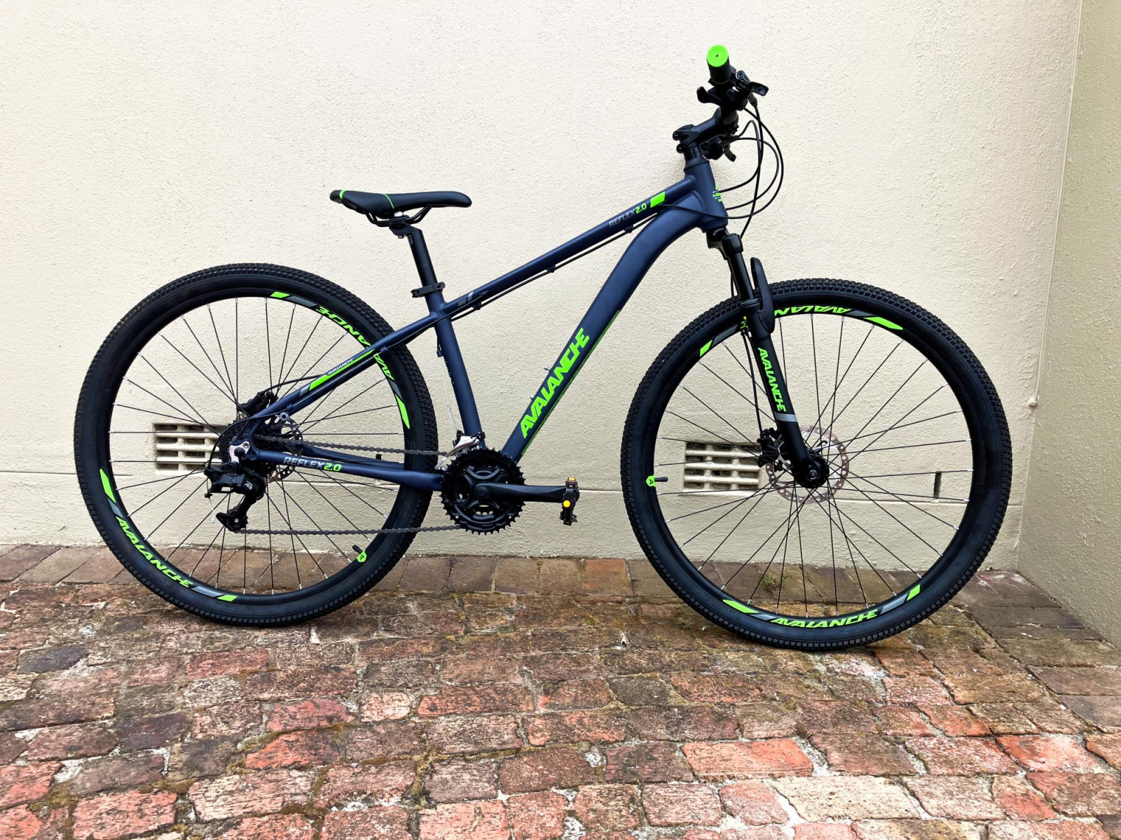 Avalanche Alloy Avalanche Reflex 29 Mountain Bike Avalanche Reflex