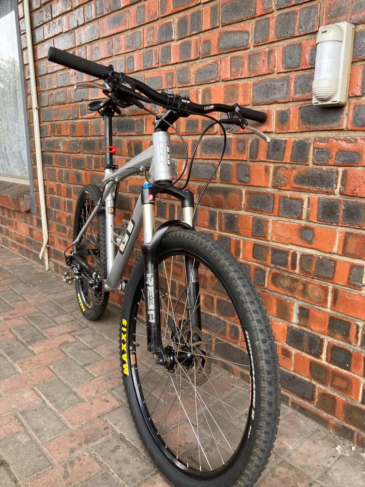 GT Avalanche 2.0 | Hardtail Mountain Bikes | Bike Hub