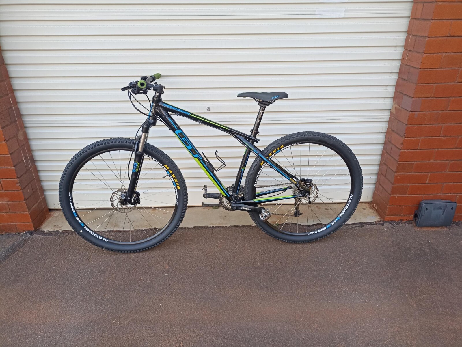 新品　未使用　karakoram ridemode2.0 GT KARAKORAM Built by WOOD VILLAGE CYCLES SPEC ・HANDLE