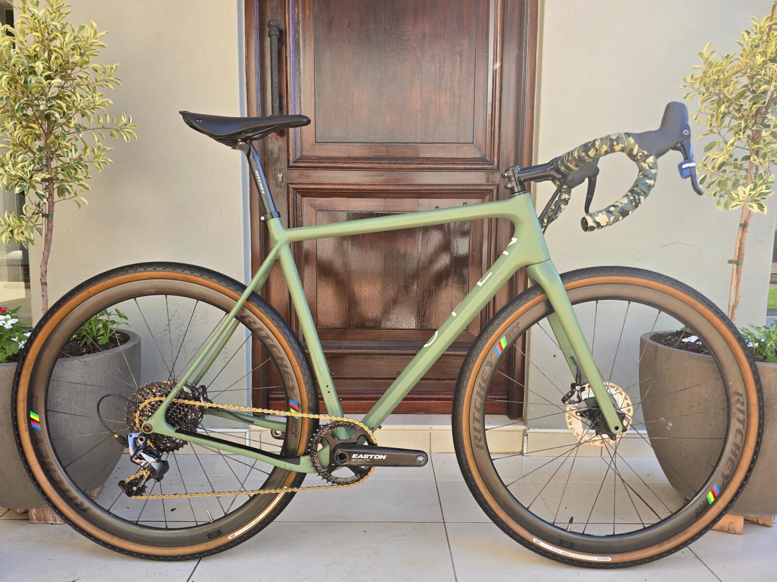 OPEN (56cm) **Carbon+Wheels-11SPD-Hydraulic** | Gravel Bikes