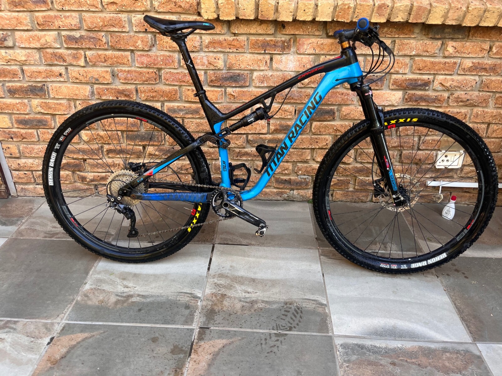 Titan Racing Cypher RS Sport Dual Suspension Mountain Bikes