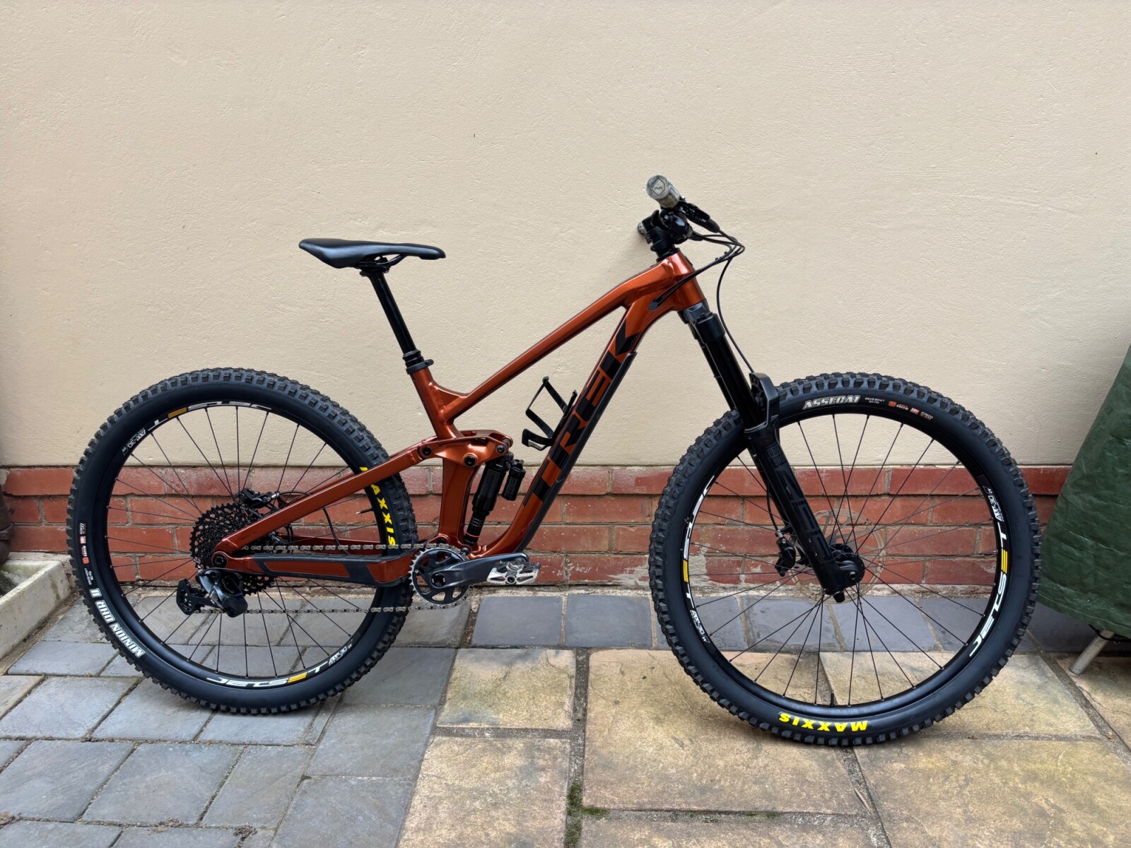 自転車本体 2023 TREK SLASH 8 Medium 2934 2023 Trek Slash 8 Bike - Reviews, Comparisons, Specs - Bikes