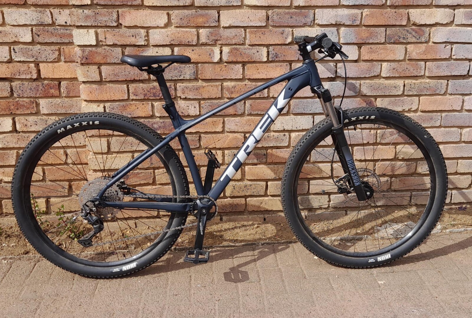 2021 Trek Marlin Vs Giant Talon Trek Marlin Gen Hardtail Mountain