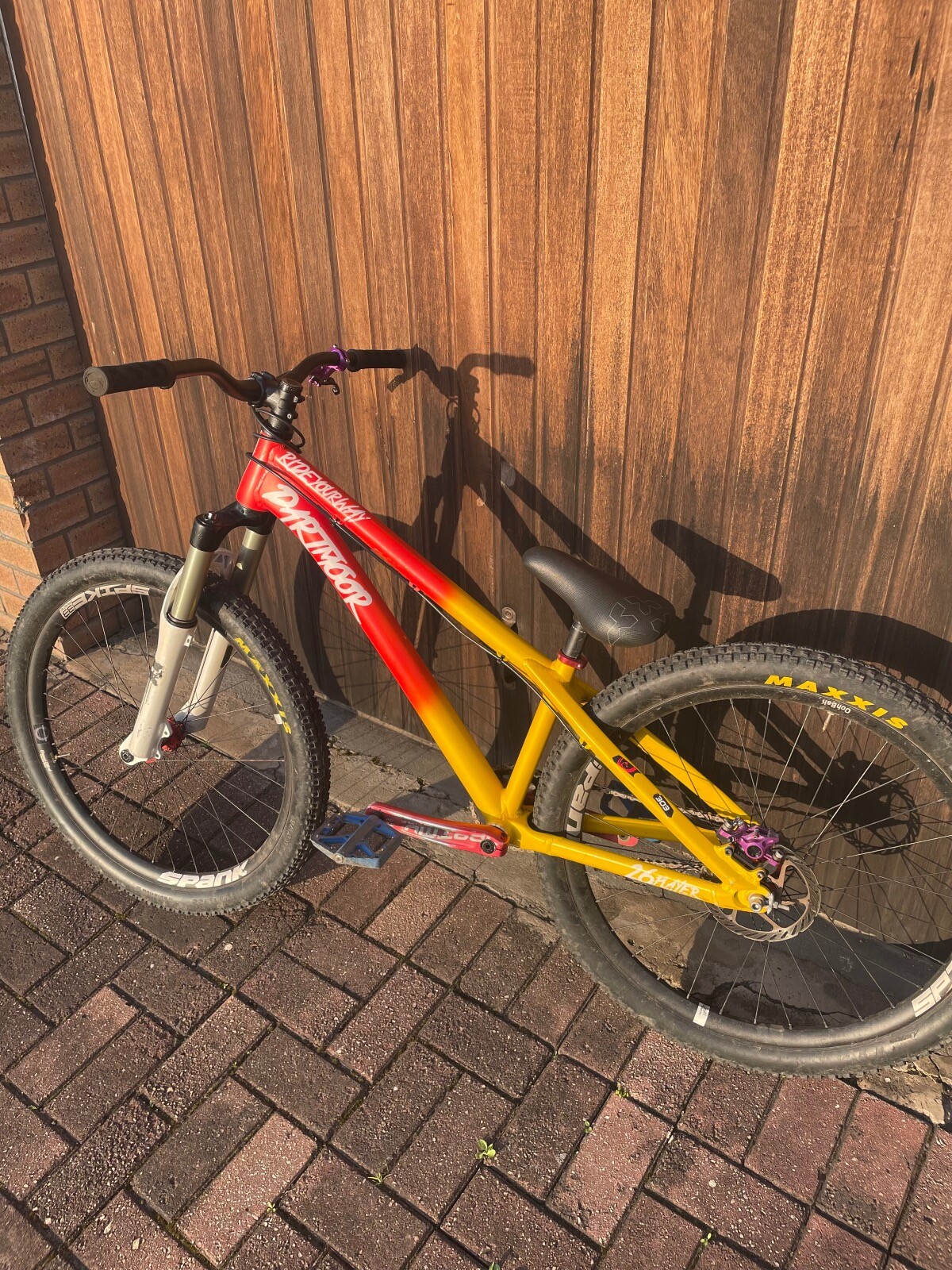 Red Dartmoor 26 Player Dartmoor TWO6PLAYER Miami Vice